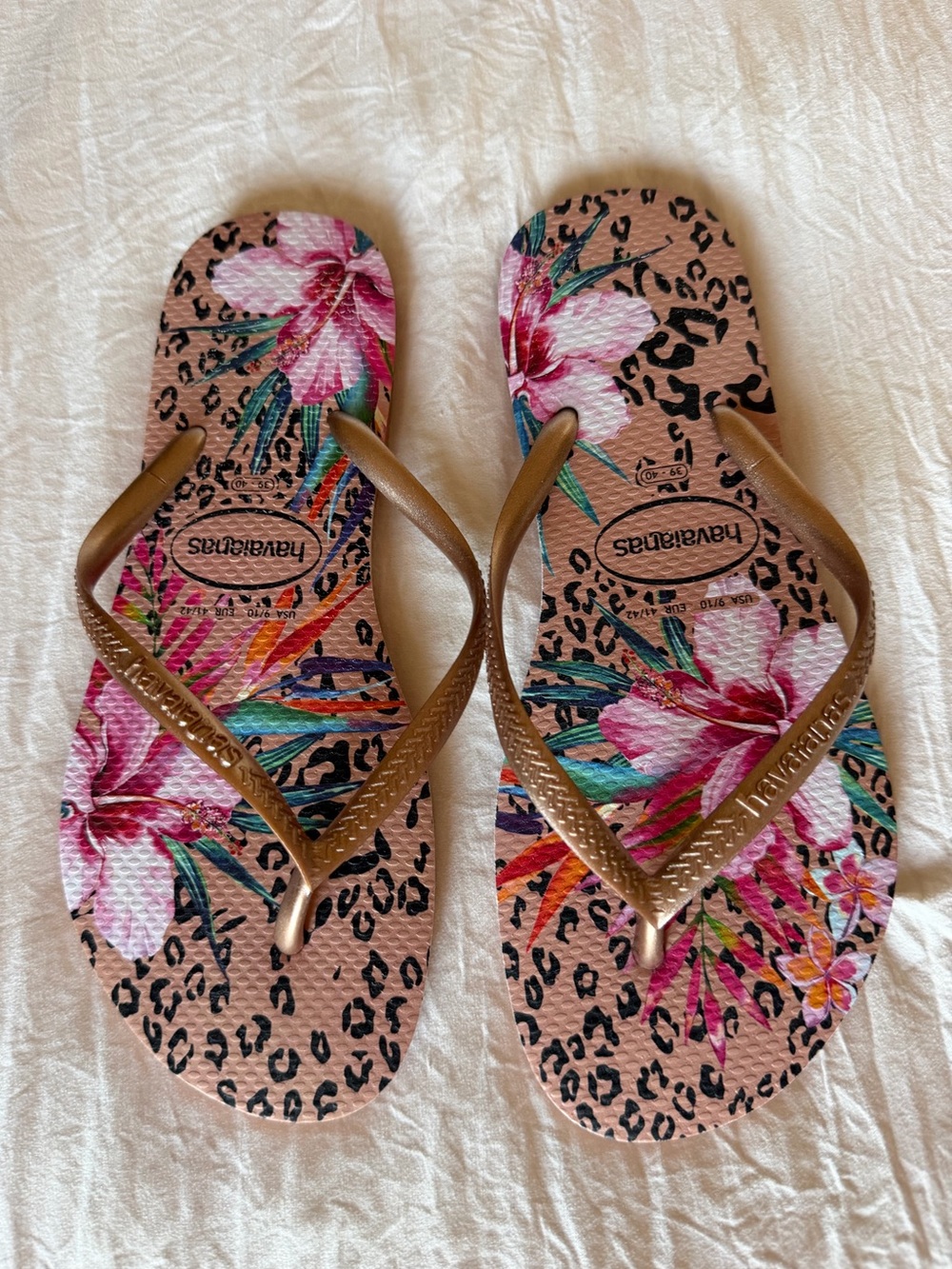 Havaianas Women's slim Pink Floral & Leopard Sandals with Gold Straps